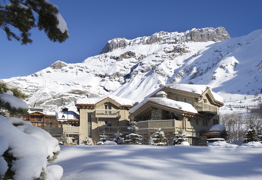 Black pearl Val d Isere  pfrent.com 