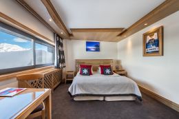 Valley room