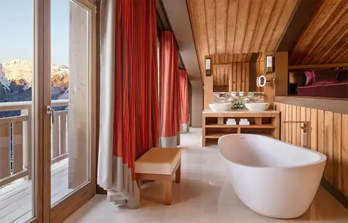 Suite les neiges fouquets courchevel bathroom