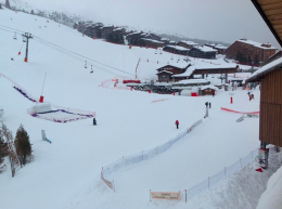 Twin room mountain side or facing the slopes