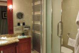 Triple King Bed Mountain View