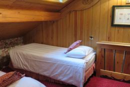 Quad King Bed Slope View