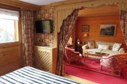 Suite King Bed Slope View