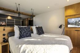 YULE Suite, slopes view