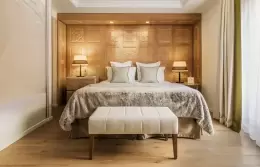 Air-conditioned Prestige Room with double bed and upholstered bench, Hotel Mont-Blanc Chamonix