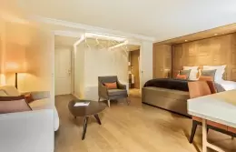 Junior Suite with sitting area, double bed and ice-cube bathroom, Hotel Mont-Blanc Chamonix