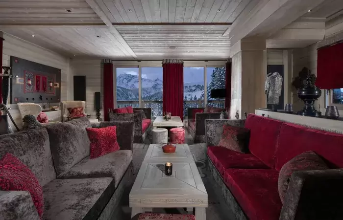 The lounge of the Le 1856 bar, Le K2 Altitude, Courchevel 1850