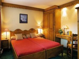 Airelles Plus room