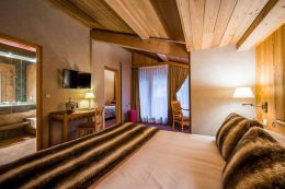 Junior Suite +