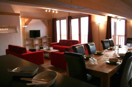 Apartment 5 room duplex