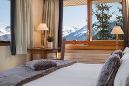 Grand Comfort room