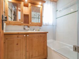 Standard Apartment - 1/2 bedrooms, 5 people