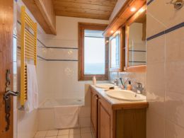 Exceptional large apartment - 3 bedrooms