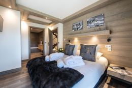 A32 - Apartment 3 bedrooms and 1 dormitory with window - 184 m²