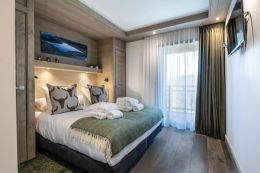 A32 - Apartment 3 bedrooms and 1 dormitory with window - 184 m²