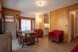 Studio with separate kitchen-cabin