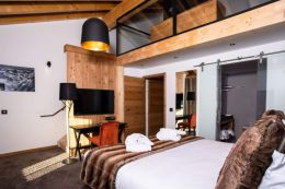 Mezzanine Suite 